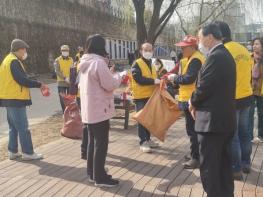 박춘선 서울시의원, 2023‘세계 물의 날’ 기념 살아 숨 쉬는 청계천 만들기 행사 참여 기사 이미지