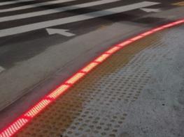 사천시 보행자 보호와 교통사고 예방 관내 4개소에 LED 바닥 신호등 설치 기사 이미지