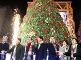 대전시의회 조원휘 의장 “유성의 겨울 밝히는 신호탄이 되길” 기사 이미지