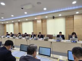 홍천군, ‘비상경제대책추진단’가동 1차 회의 개최...  민생경제 회복 위한 긴급 대응 본격화 기사 이미지