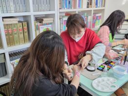 서구자원봉사센터, ‘찾아가는 문화예술나눔’ 실시... 문화소외계층에 새해 첫 온기 전달 기사 이미지