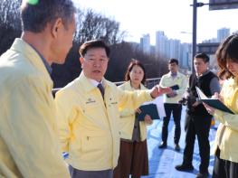 박승원 광명시장 “시민 안전과 생활 불편, 현장 찾아 해결해야…” 현장 누비며 시민 안전·생활 민원 직접 챙겨 기사 이미지