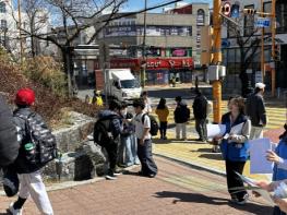 기장군, 통학로 가로막는 불법광고물 ‘싹 정비’ 기사 이미지