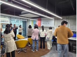 남해군 창생플랫폼, ‘백남준 판화전’ 희귀 원작에 전문 해설 더해져 ‘호응’ 기사 이미지