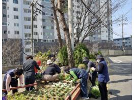 구리시 인창동, 봄꽃 식재로 쾌적한 마을환경 조성 기사 이미지