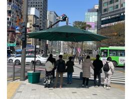 서초구, '전국 대표 그늘막' 서리풀원두막 운영 개시 기사 이미지