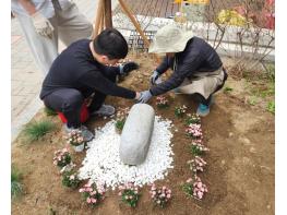 서초구, 제1기 서초정원사의 첫 결실... 장애인과 함께 만든 '동행정원' 기사 이미지