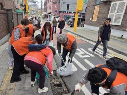 구로구, 소상공인과 함께 골목상권 환경정화 봉사활동 정례화 기사 이미지