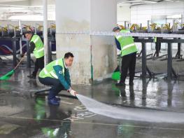 '1천여 명 힘 모았다' 도봉구, 지역 전역 대청소 기사 이미지