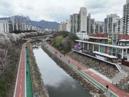 노원의 감성 수변 카페 시리즈 '노원 우이마루' 개장...수변 감성과 지역 상생 담았다 기사 이미지
