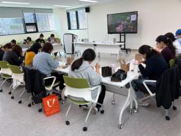 거제시가족센터, 양육자 힐링교실 1탄 ‘테라리움 만들기’성료 기사 이미지