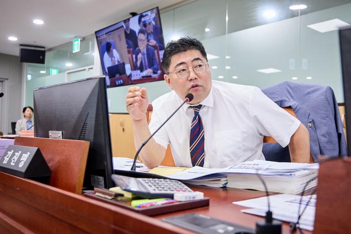 경기도의회 김진명 의원, 제2회 추경 심사에서 청소년야영장 사업 전액 삭감 등…“미래세대 투자는 지켜야”