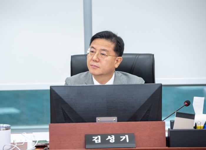 김성기 의원, 경기도립 안성휴게소의원 일방적 종료 지적…"재개원 방안 검토해야"