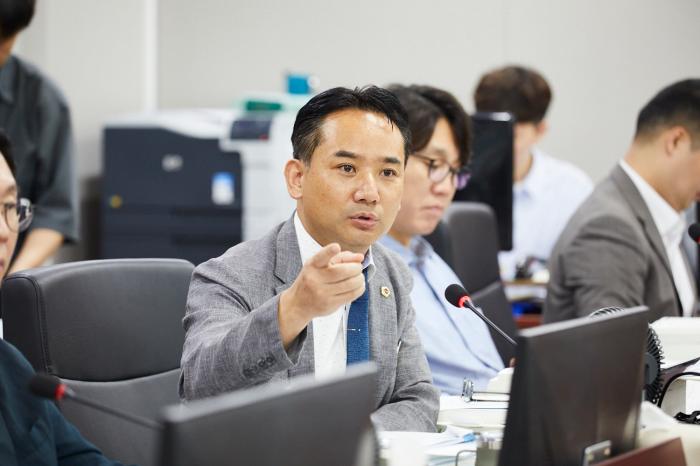 송규근 경기도의원, “어려울 때 기댈 언덕 없애나”… 경제실 추경 9% 감액 질타