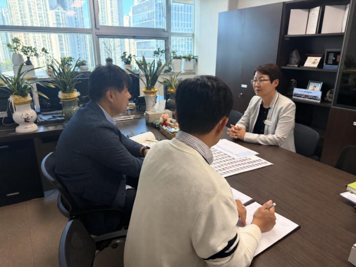 성복임 의원, 구도심 주차난 완화 위해 학교 시설 개방 현황 점검 기사 이미지