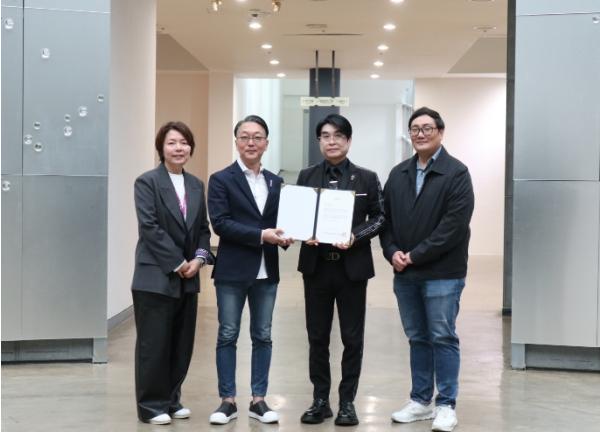 클레이아크김해미술관, 이재경 작가 및 일본작가 7인 작품 기증식 개최