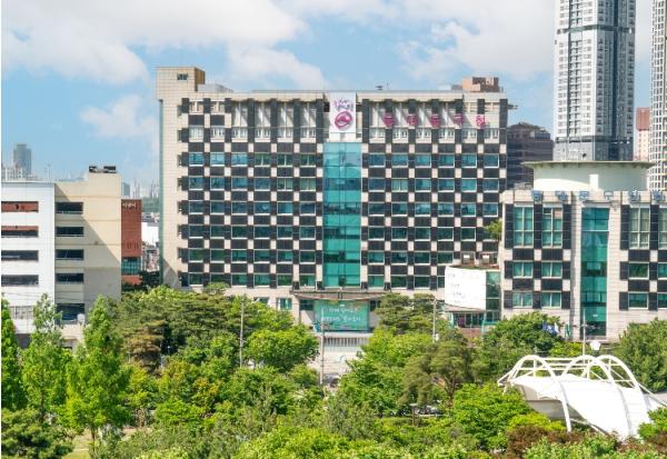 동대문구, 중증장애인 84가구에 ‘말로 켜는 스위치’ 달아준다