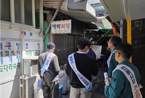 통영시, LPG판매협회와 전통시장 LPG용기 사용 업소 안전점검 및 홍보활동 실시 기사 이미지