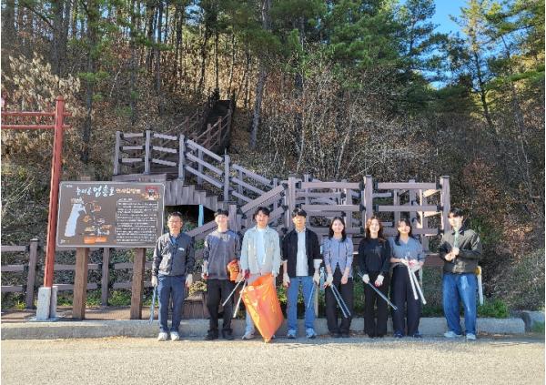 ‘왕사남’열풍 속, 엄흥도 묘소 환경정비에 나서다 기사 이미지