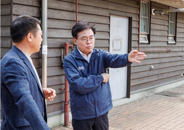 “더 즐겁고 더 안전하게” 진교훈 강서구청장, 물놀이터 조성 현장 점검