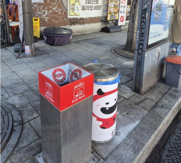 관광객 몰리는 레드로드, 쓰레기는 '마포 365일 청결관리'로 잡는다 기사 이미지