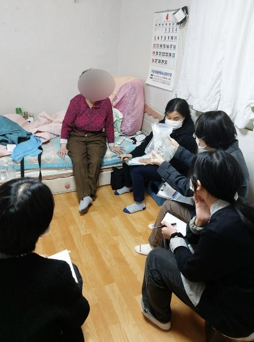 어르신 건강은 집에서 챙긴다 … 마포구, '건강장수센터' 운영 기사 이미지