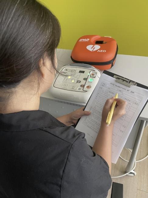 홍천군보건소, 비발디파크 자동심장충격기 현장 점검 실시 기사 이미지