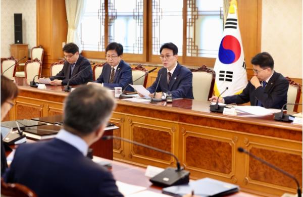 김민석 국무총리, 성장엔진 연계 지역인재 양성 관계장관회의 주재