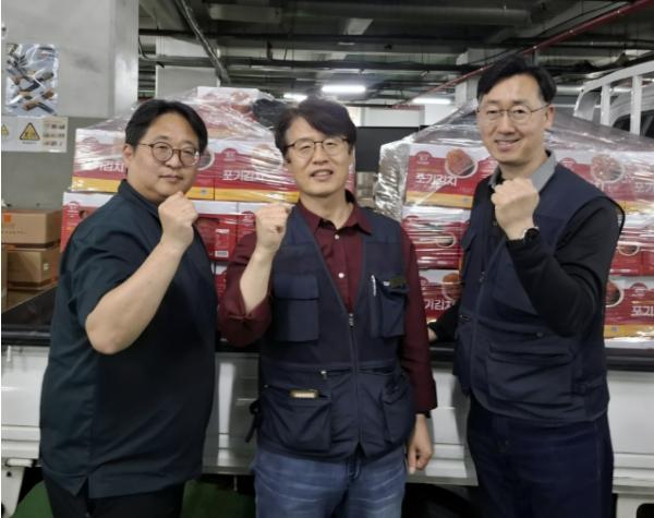 수원시 팔달구 고등동, 지역 주민으로부터 어려운 이웃 위한 김치 200박스 기부받아 기사 이미지