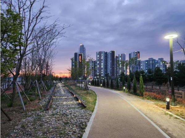 녹색정원도시 익산, 밤에도 빛나는 시민 휴식공간 조성 기사 이미지