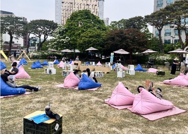 전주시, 야외 팝업 그린도서관 성료 기사 이미지