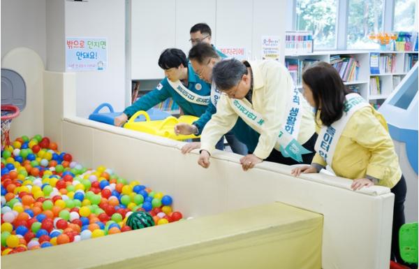 “다같이 돌자 안전 한바퀴~” 울릉군 5월 가정의 달을 맞이하여‘안전 한바퀴’캠페인 시행 기사 이미지