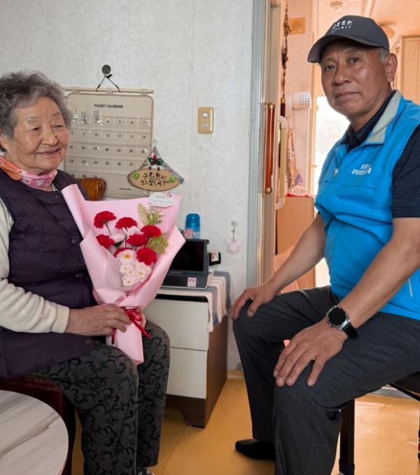 영도구 동삼1동, 어버이날 맞아 찾아가는 효(孝) 배달 사업 추진 기사 이미지