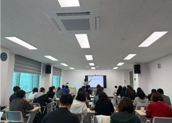 화성특례시, 사립작은도서관 운영자 대상 ‘현장 맞춤형’ 실무 교육 실시 기사 이미지