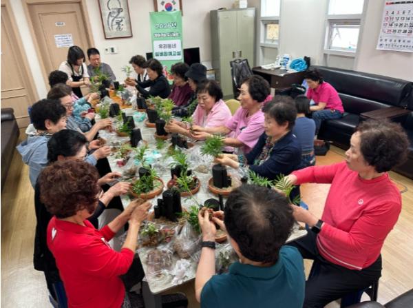 경산시, 찾아가는 도시농업 『우리 동네 실버 원예 교실』 운영 기사 이미지