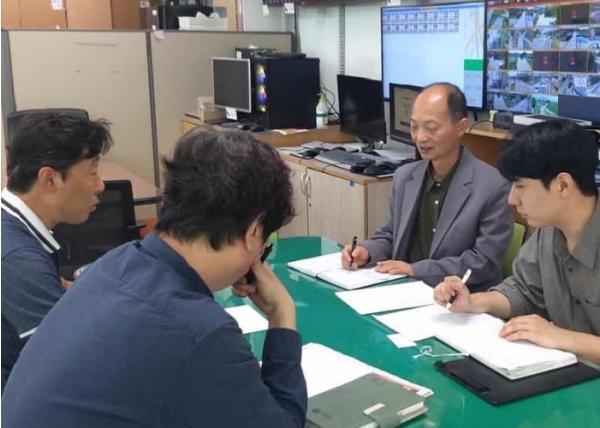 춘천시 불법현수막 대안 찾는다, 전자게시대 도입 검토 기사 이미지