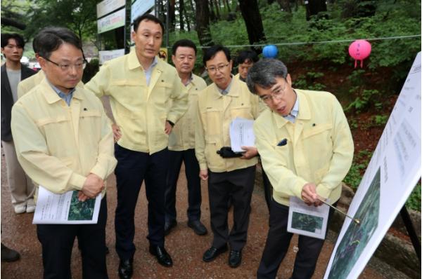 산림청장, 통도사 사찰림 소나무 재선충병 예방 점검