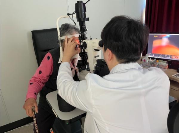 군위군보건소 치매안심센터, “치매환자 눈까지 챙긴다”안과진료 연계사업 본격 추진 기사 이미지