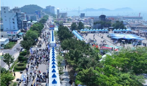 반환점 돈 ‘화성 뱃놀이 축제’ 낭만적인 음악과 문화예술로 전곡항 달군다