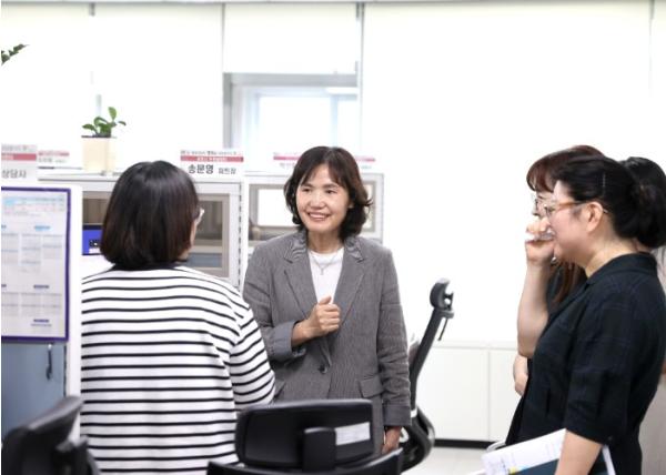 최혜민 광명시장 권한대행, 시민 소통 최일선 민원콜센터 상담사 격려 기사 이미지