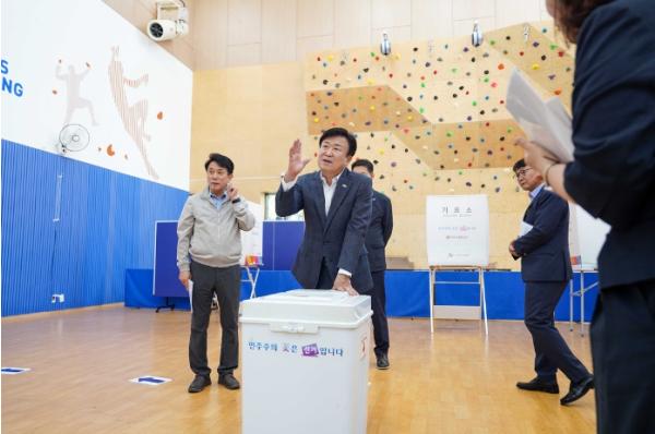 정기명 여수시장, 제9회 전국동시지방선거 투표소 현장점검 실시
