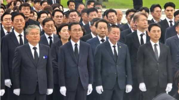 서영학 여수시장 당선인, 첫 공식 행보로 광주 국립5·18민주묘지 참배