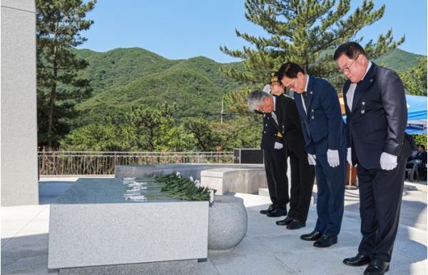 산청군, “순국선열·호국영령 기려” 제71회 현충일 추념식 거행 기사 이미지