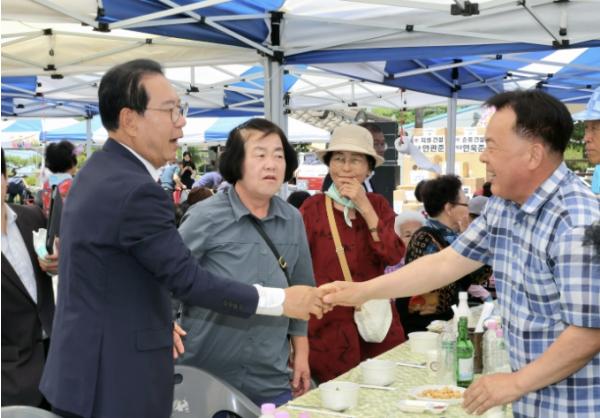 괴산군 5개 면, 경로잔치 본격 개최… 장연면서 첫 잔치 기사 이미지