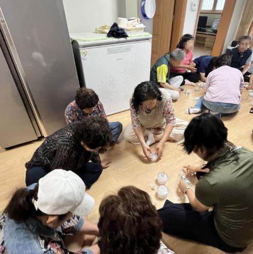 부여군, 시각장애인 대상 '감각으로 채우는 건강!' 사회참여 프로그램 운영 기사 이미지
