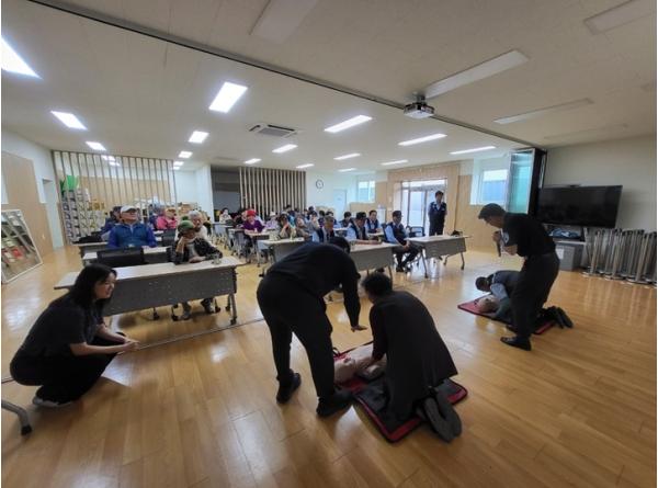 파주시 운정4동 실버경찰대, 심폐소생술 교육으로 안전 대응 역량 높여 기사 이미지