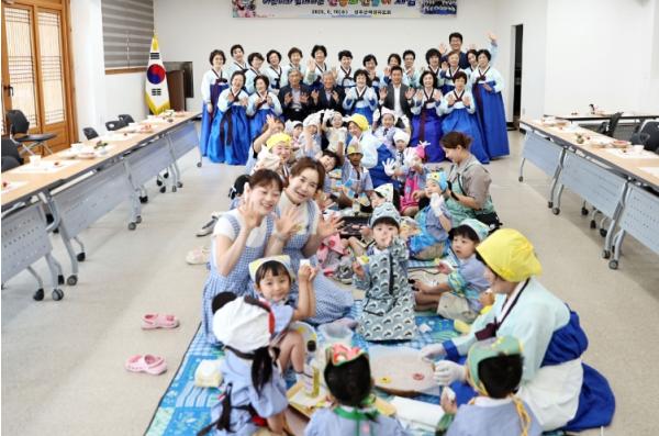 성주군, “고사리손으로 빚은 화전”…어린이 전통문화체험 운영 기사 이미지