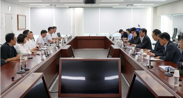 문화체육관광부 장관, 핸드볼경기장 입주 종목단체와 대책 논의