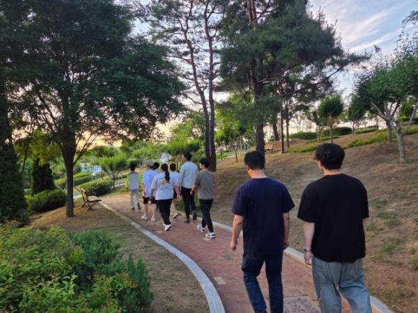 혼자보다 같이, 건강도시 서구 걷기 좋은 길에서 만나다 기사 이미지
