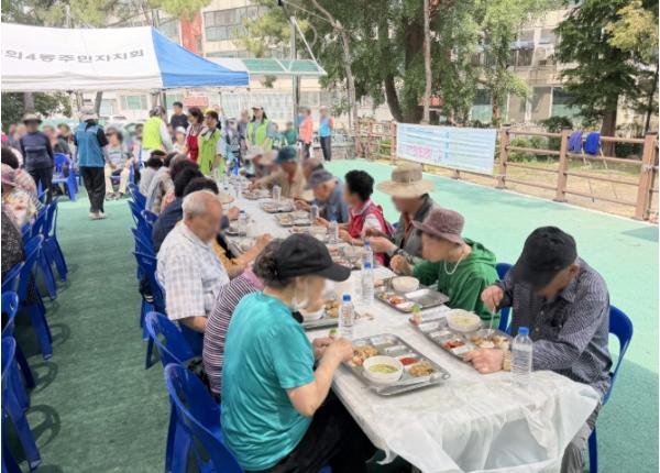 미추홀구종합자원봉사센터, ‘IBK 사랑의 밥차’로 따뜻한 한 끼 나눔 기사 이미지
